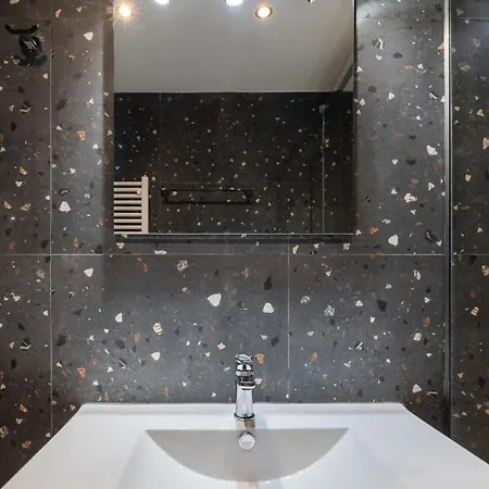 Hippocrates Bound By Binobi!