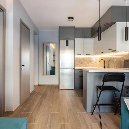 Hippocrates Bound By Binobi! Apartament *