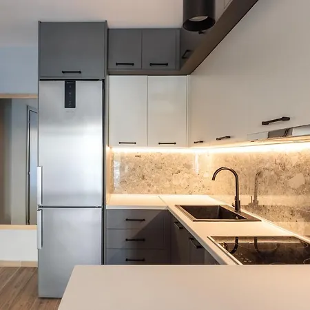 Hippocrates Bound By Binobi! *