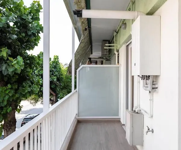 Hippocrates Bound By Binobi! Apartament *