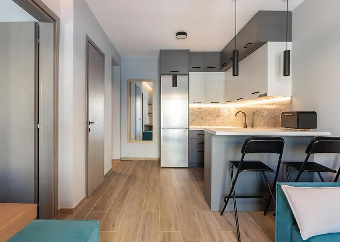 Hippocrates Bound By Binobi! Apartament *