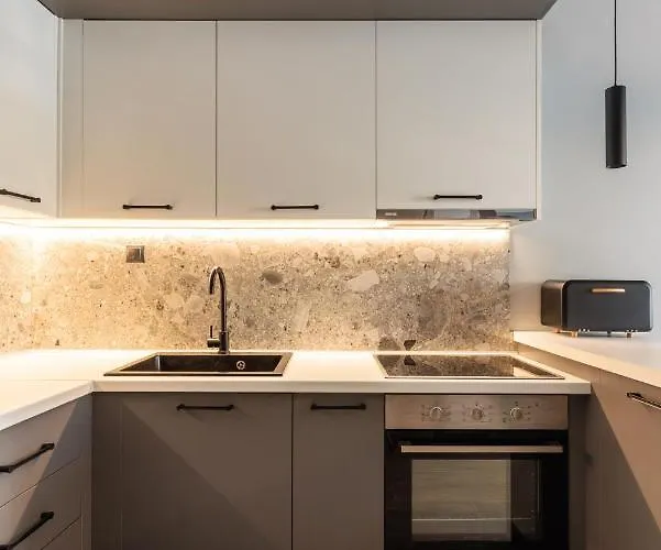 Hippocrates Bound By Binobi! Thessaloniki