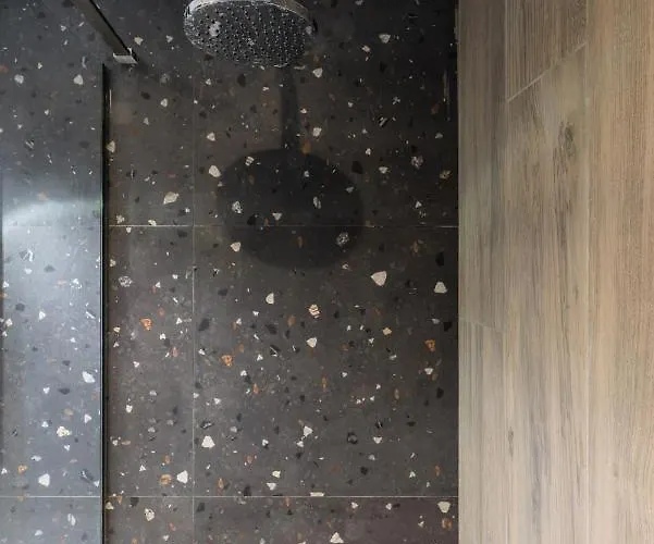 Apartament Hippocrates Bound By Binobi! *