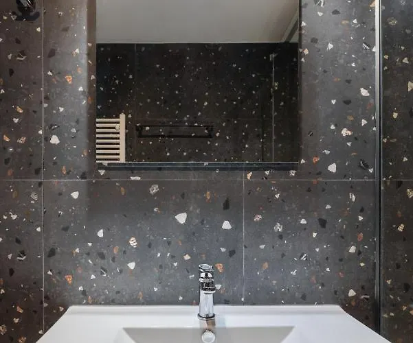 Hippocrates Bound By Binobi!