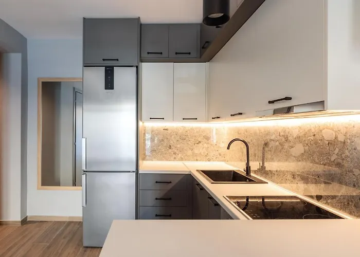 Hippocrates Bound By Binobi! *